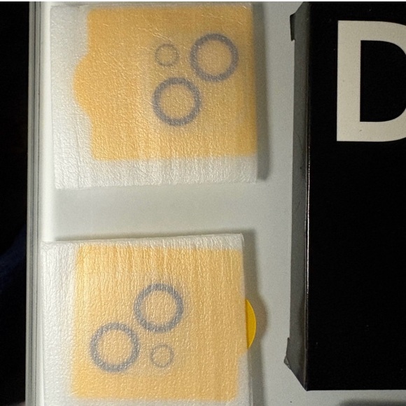 Pink iPhone 16 (6.1 in) Case with screen protector and camera protector - Picture 4 of 10